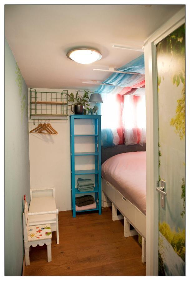 Private Guesthouse Bnb The Waterhouse Houseboat Amsterdam Esterno foto