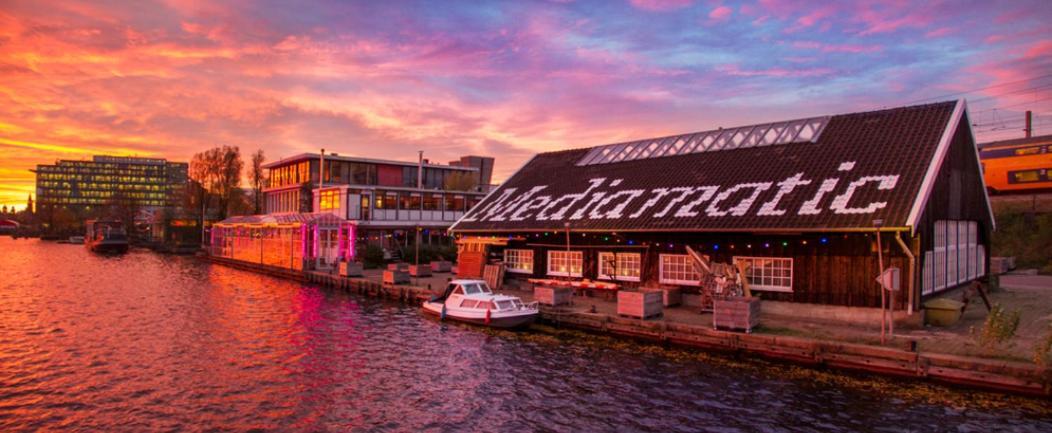 Private Guesthouse Bnb The Waterhouse Houseboat Amsterdam Esterno foto